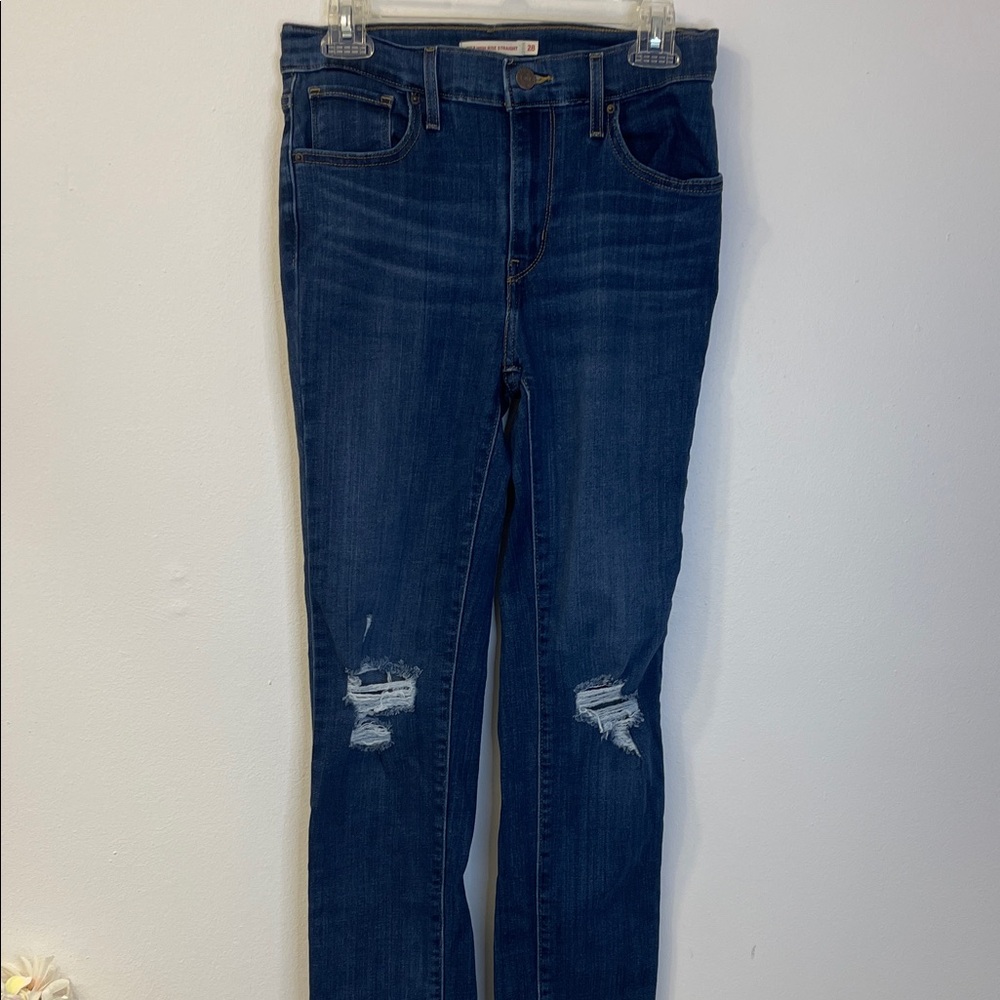 Levi's 724 HIGH RISE STRAIGHT WOMEN'S
JEANS Size 28 Inseam 31”